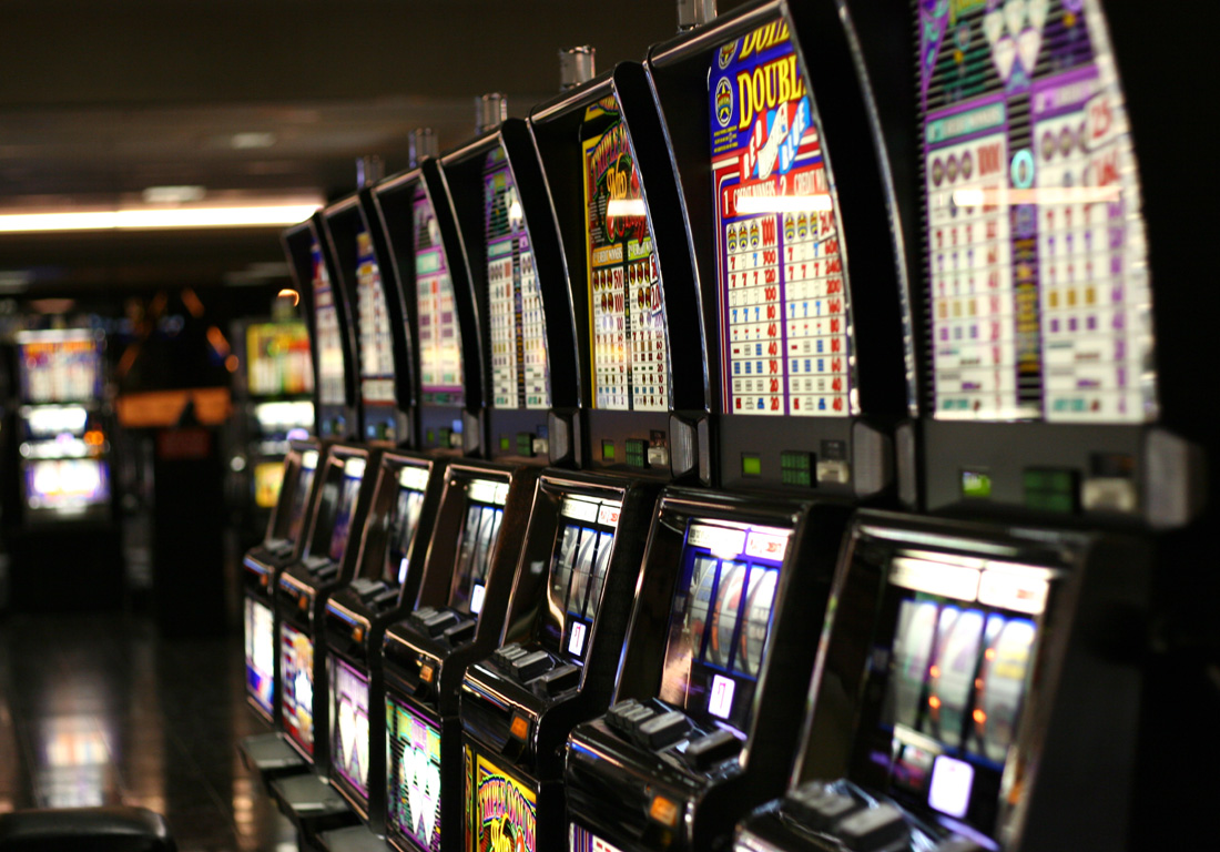 Фотография к новости Появление азартных игр в интернете