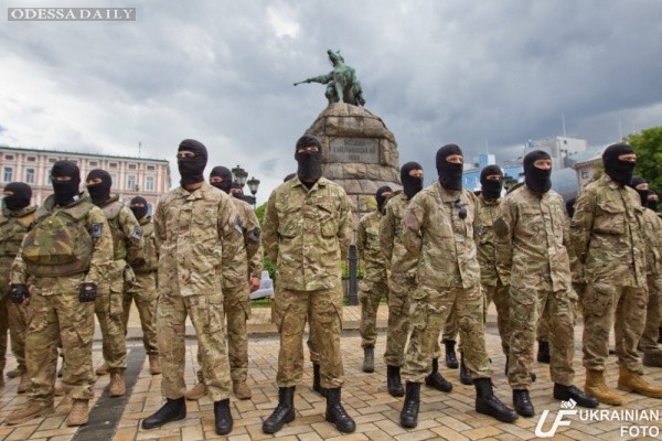 Фотография к новости Украинские батальоны начали расформировывать