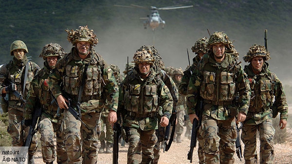 Фотография к новости Украинцы и русские будут тренировать пехотинцев США